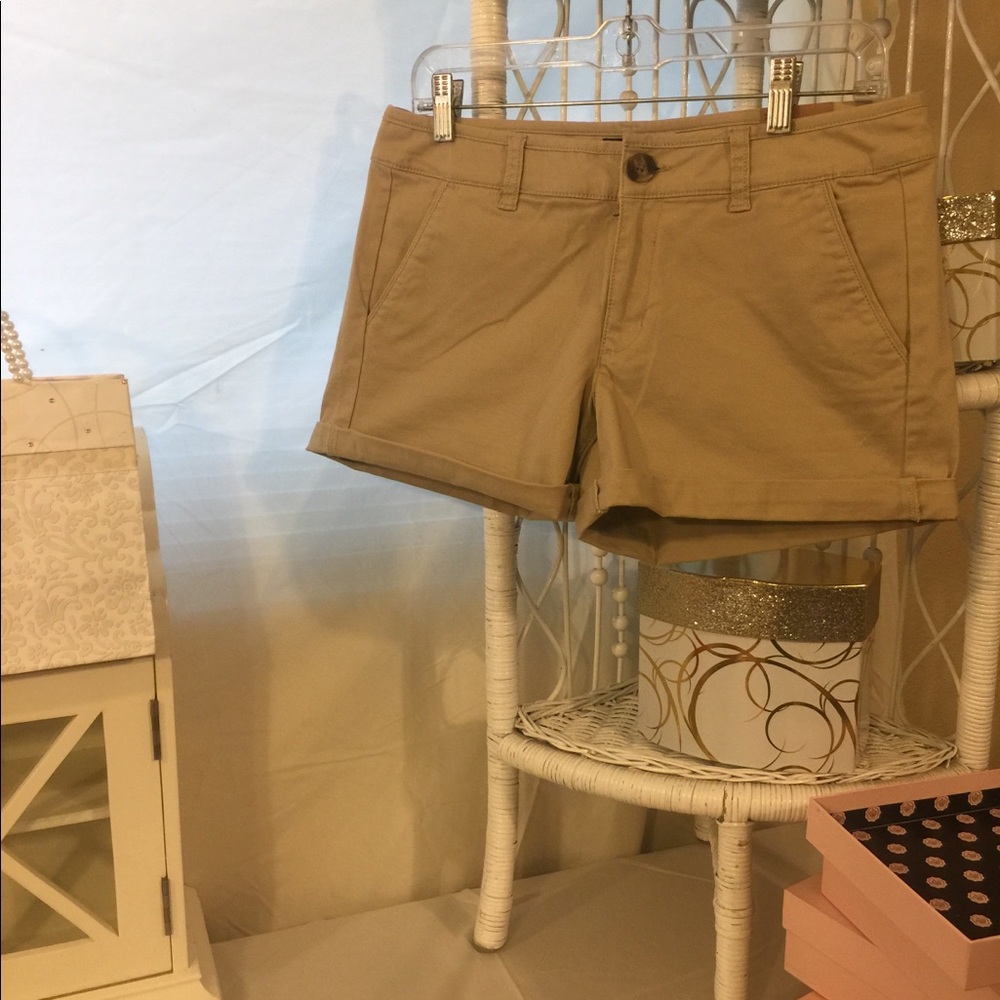 American Eagle khaki shorts